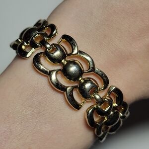 MONET– Vintage 1980s Gold-Plated Bracelet With Safety Chain